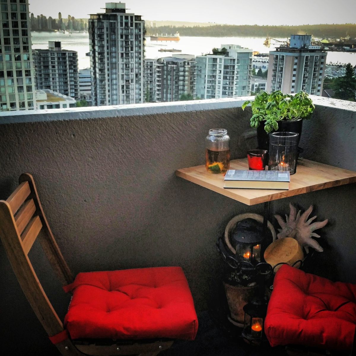 A summer evening with a jar of spicy iced tea.